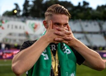 Viktor Gyokeres’ dad ‘breaks down in tears’ after latest twist in Arsenal transfer