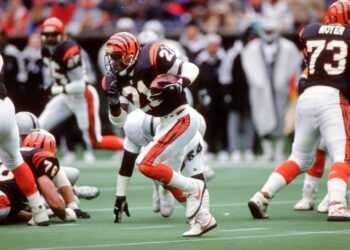 Which player with Alabama football roots has the most NFL all-purpose yards?