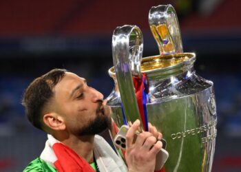 PSG push Donnarumma out for 55m replacement Chevalier